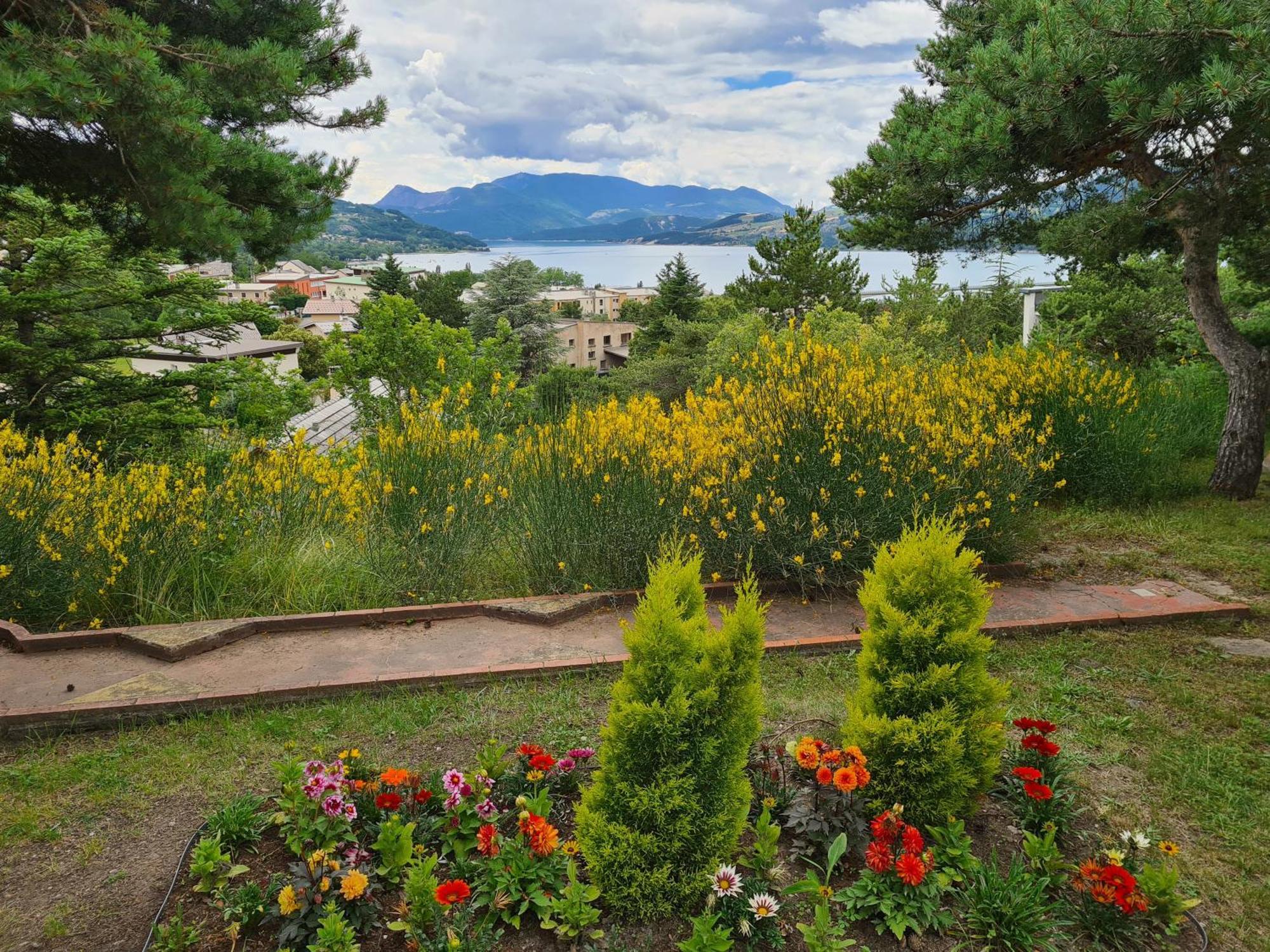 Logis Hotel Eden Lac Savines Exterior photo